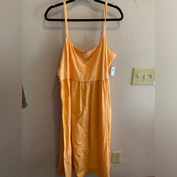 Old Navy Dresses & Skirts - NWT Old Navy Maxi Dress